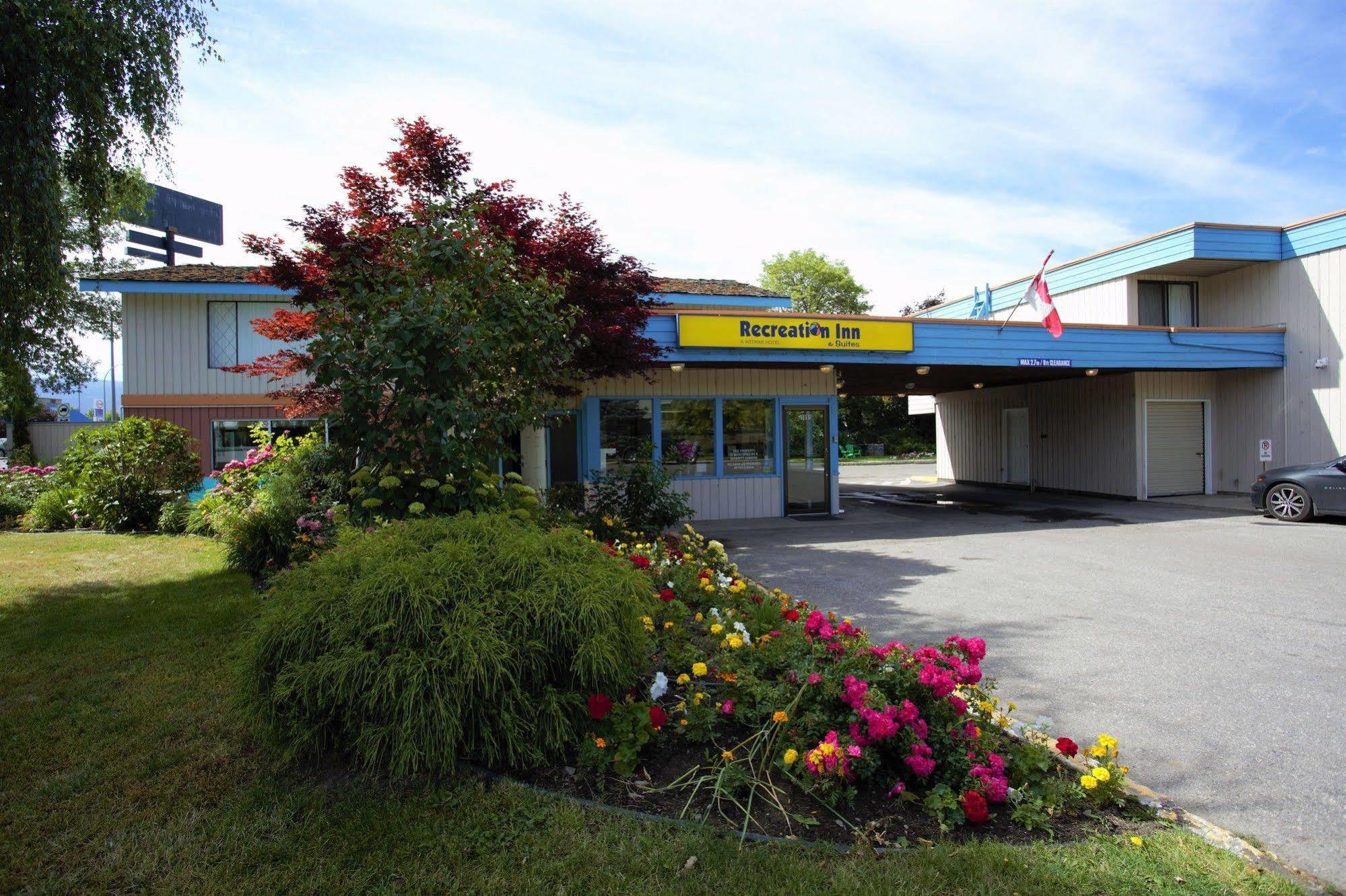 Recreation Inn And Suites Kelowna Exterior foto